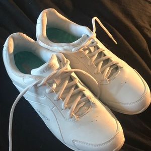 Cheerleading shoes